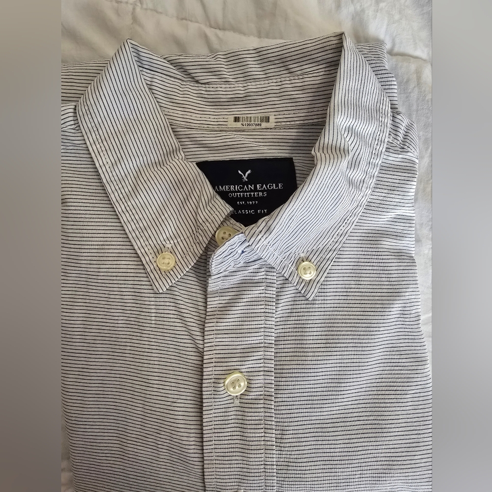 American Eagle Outfitters Men's Classic Fit Striped Shirt - Black and White
